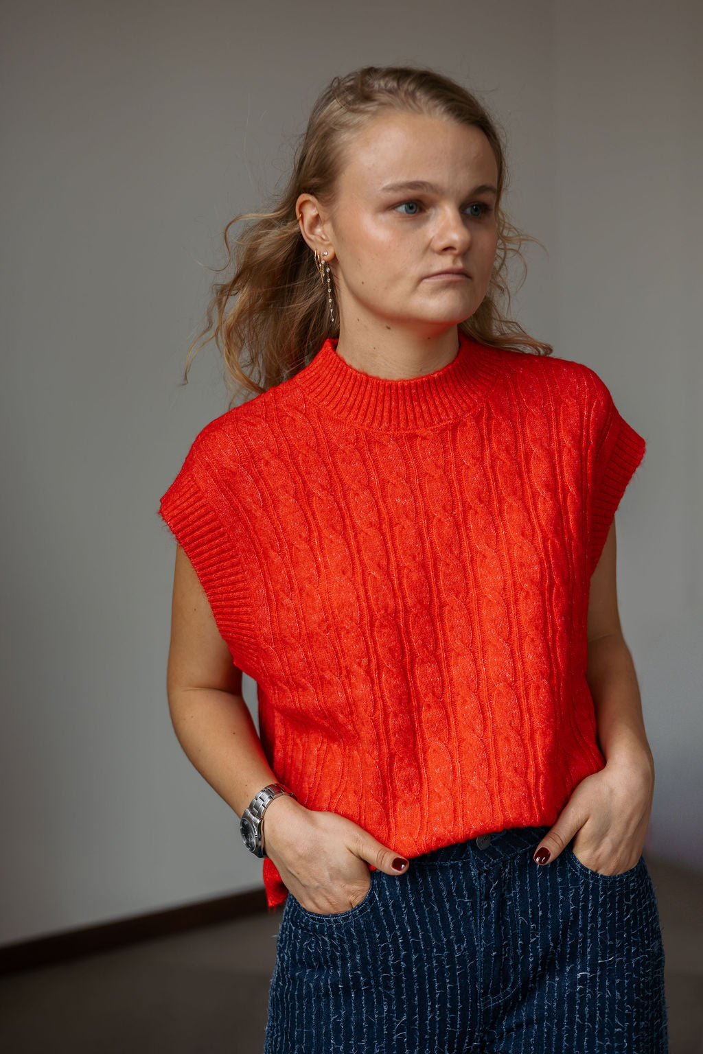 LL Finn Knit Vest Red