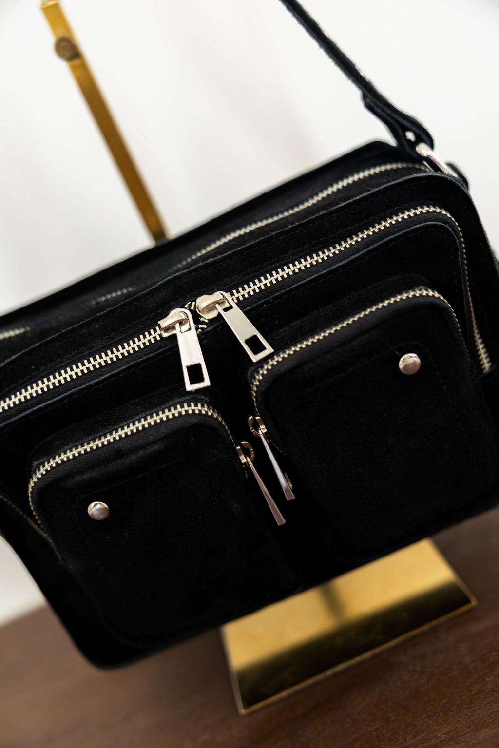 Nunoo Ellie Suede Black