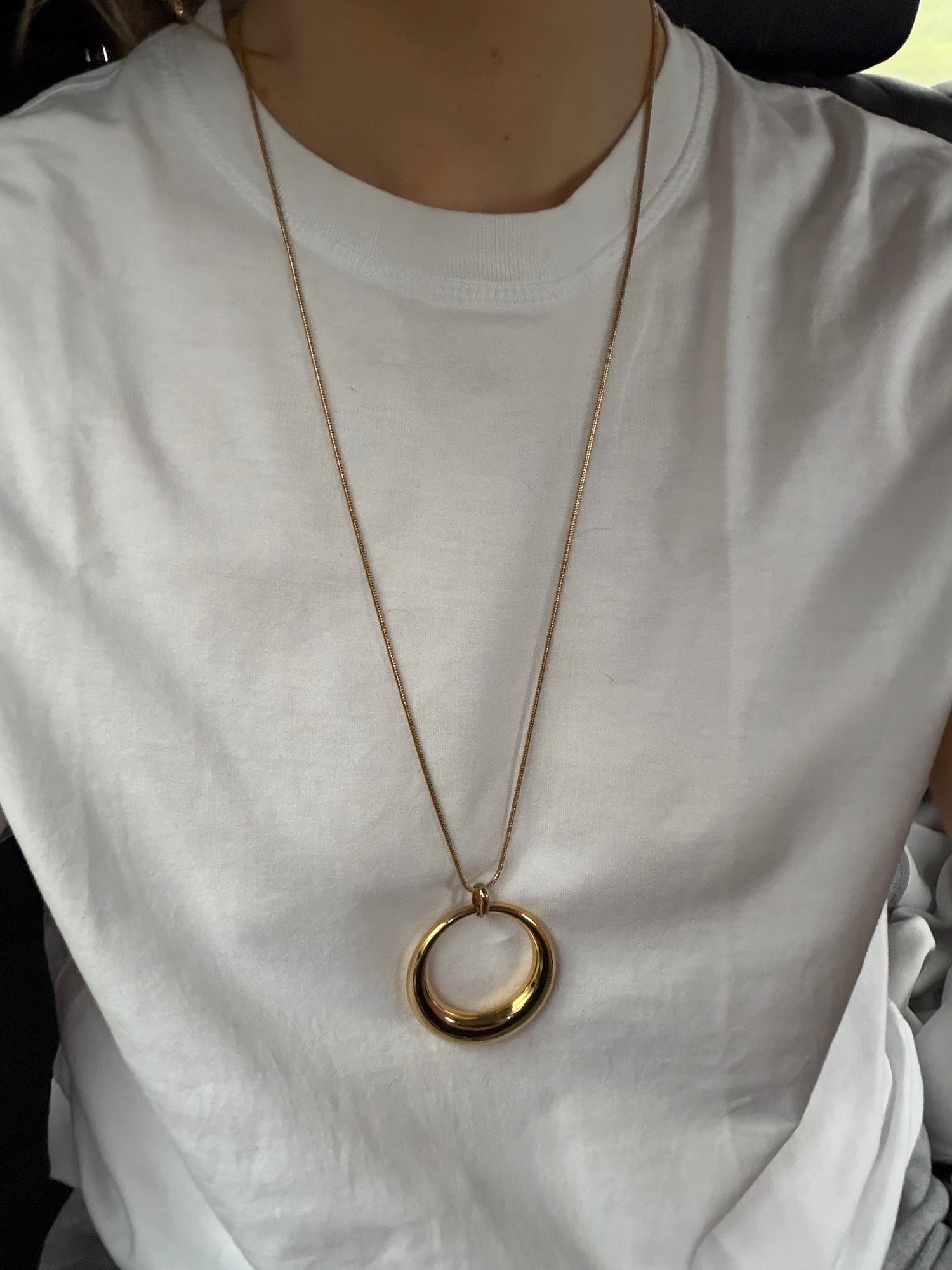 Big Golden Nala Hoop Necklace