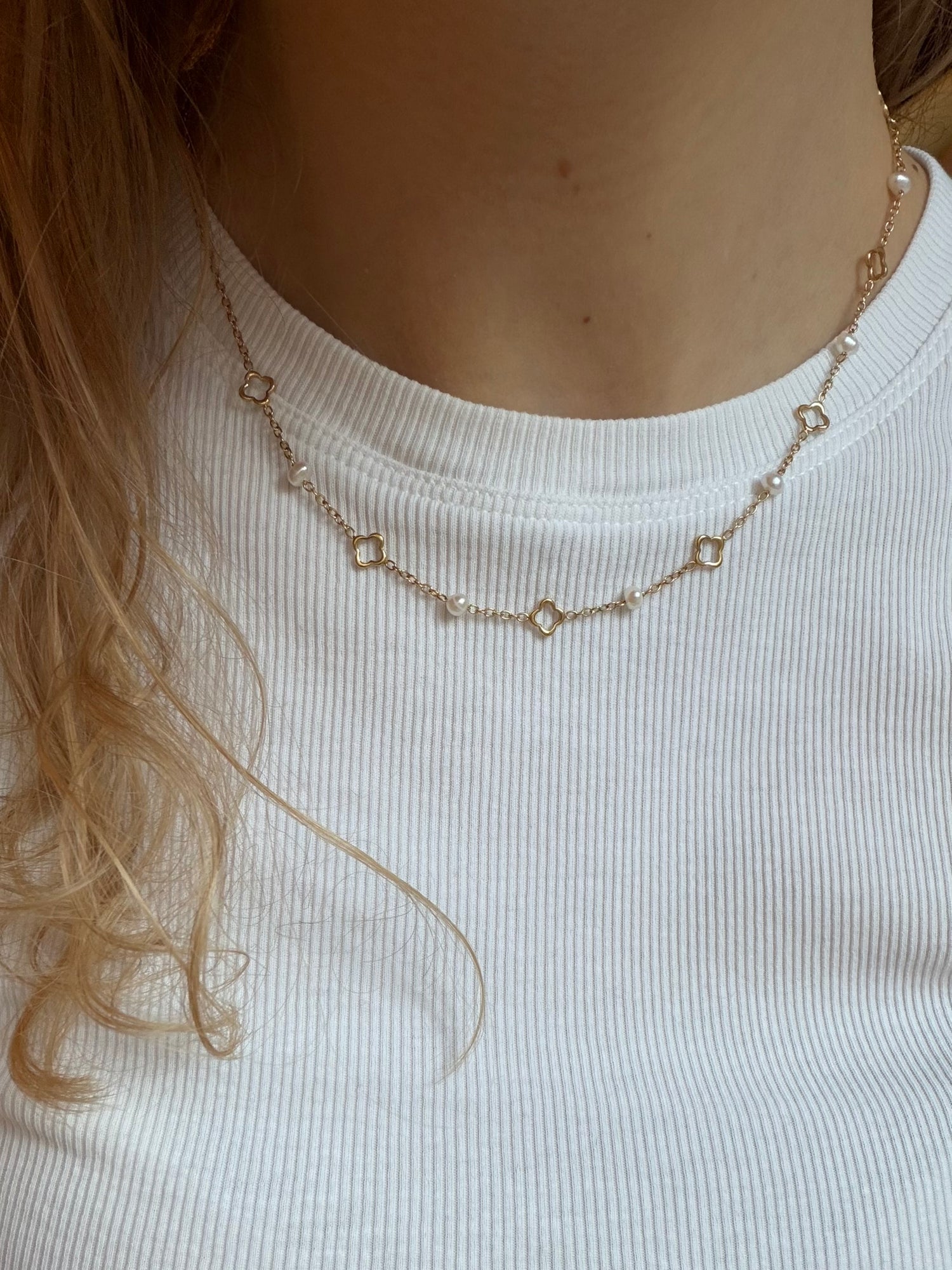 Clover Pearl Necklace