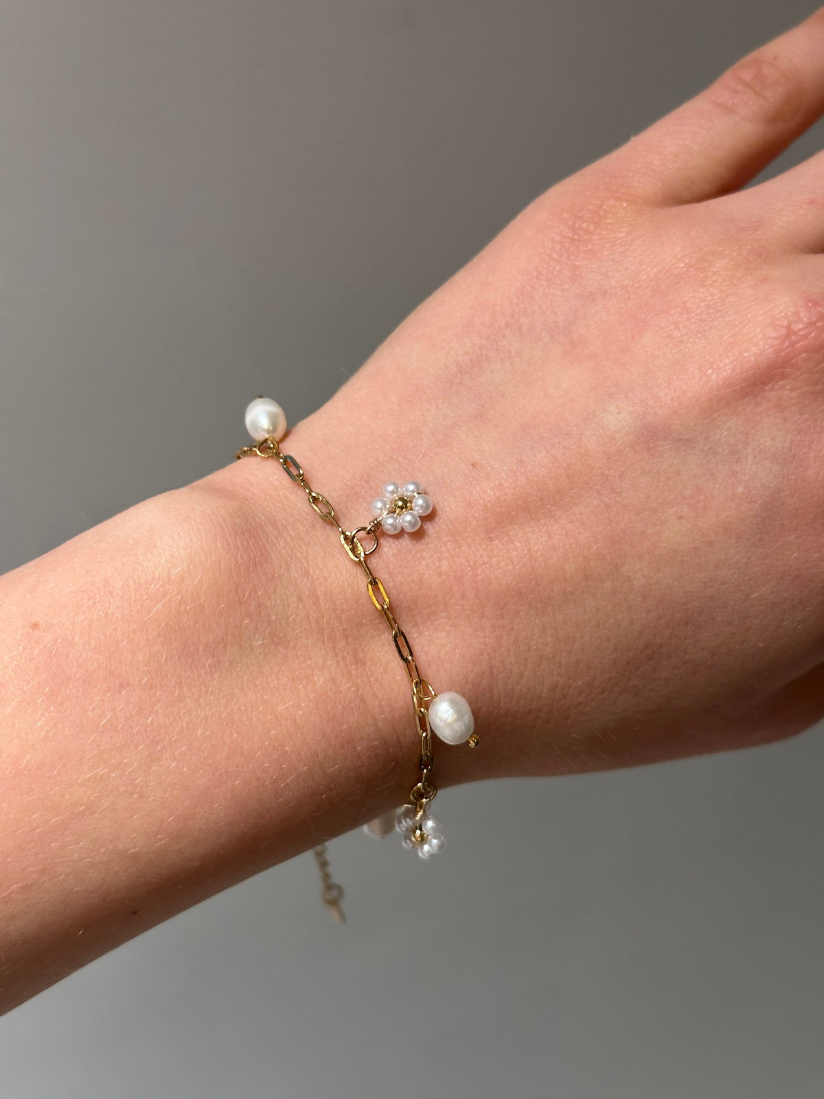 Little Justine Flower Pearl Bracelet