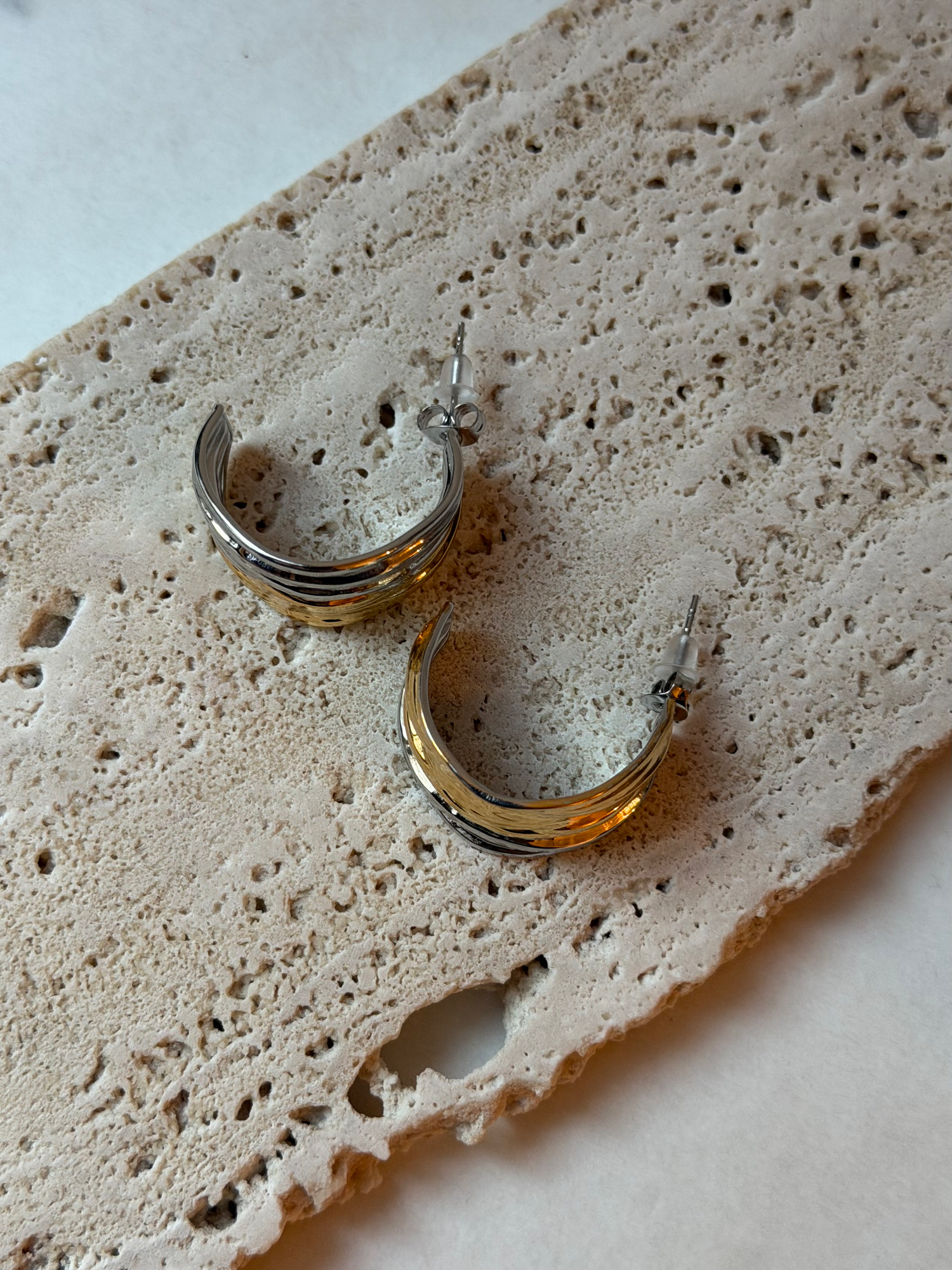 Rough Combi Circle Earrings