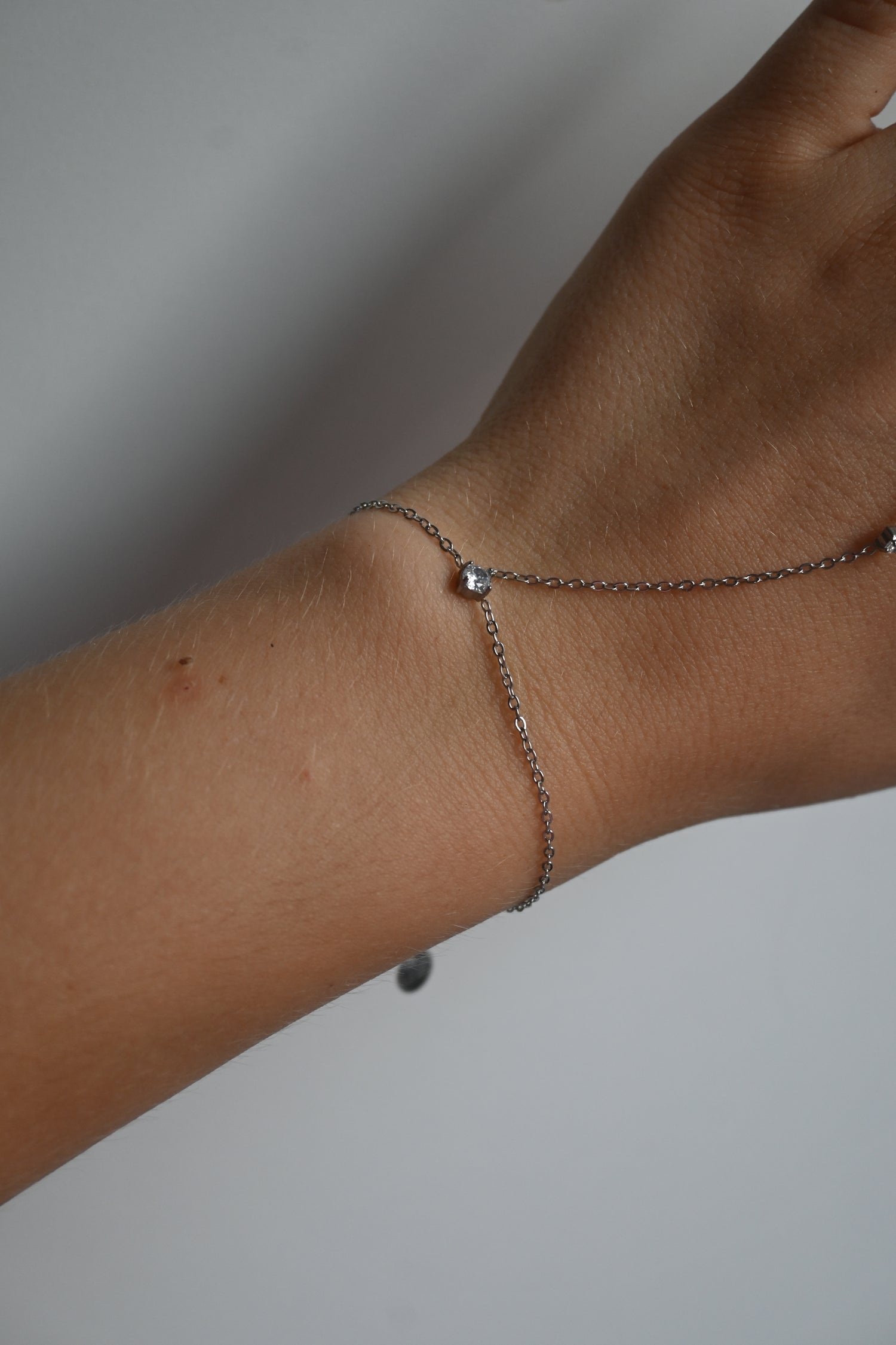 Double Diamond Handchain-Goud/Zilver