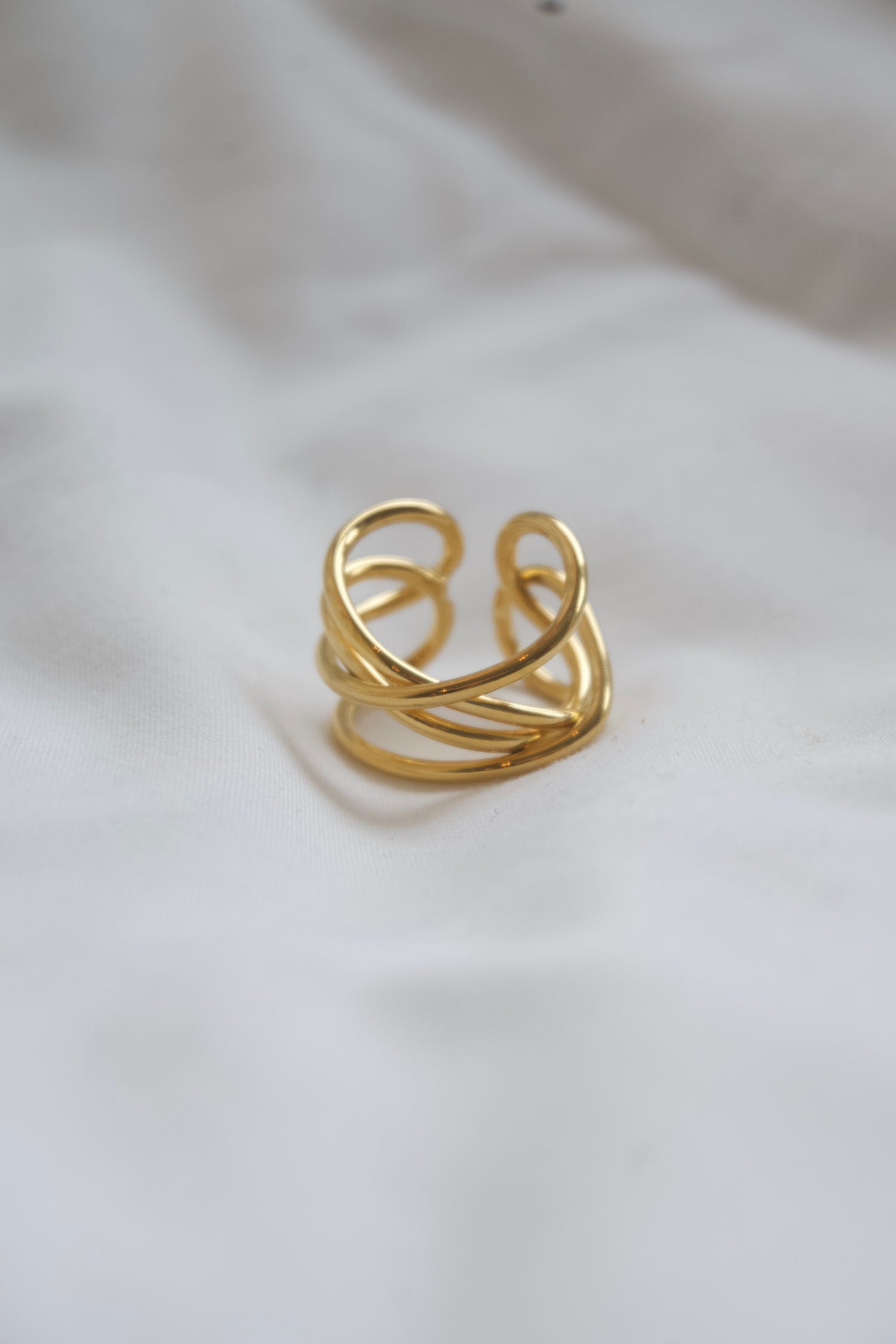 Golden Flo Whirl Ring