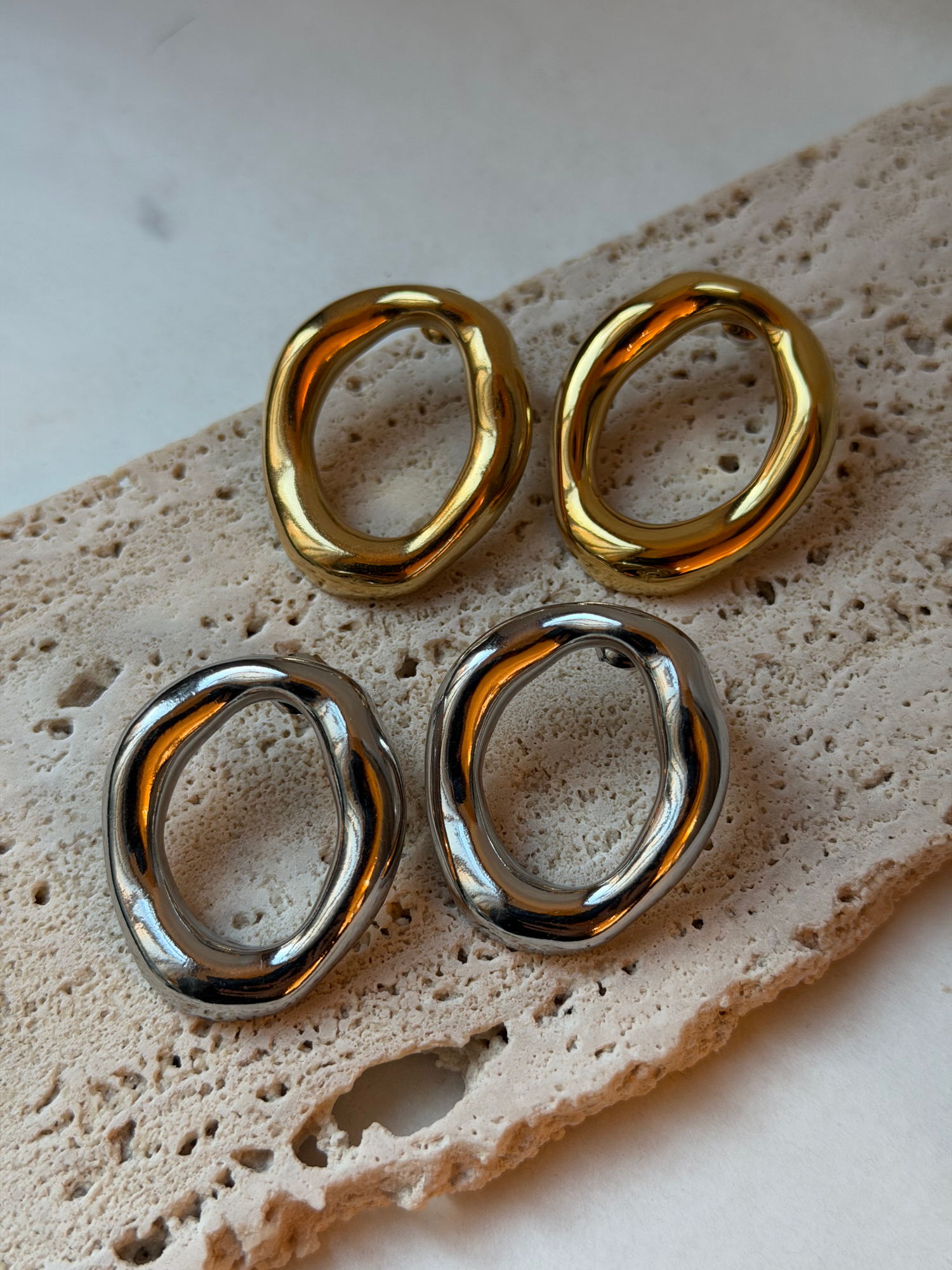 Big Kato Asymetric Round Earrings