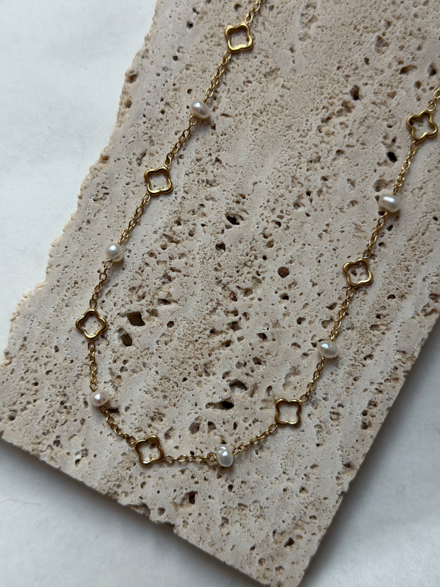 Clover Pearl Necklace